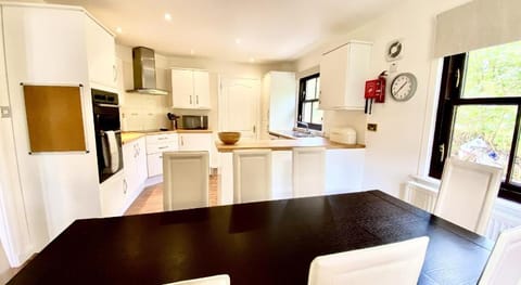 Lochindaal Hotel in England