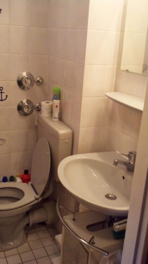 44 Picture,2km City,1min Tram,Car p.,Wifi,Kitchen Apartment in Mannheim