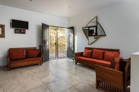 Capital O Hotel Emperadores Inn, Atlixco Hotel in Atlixco