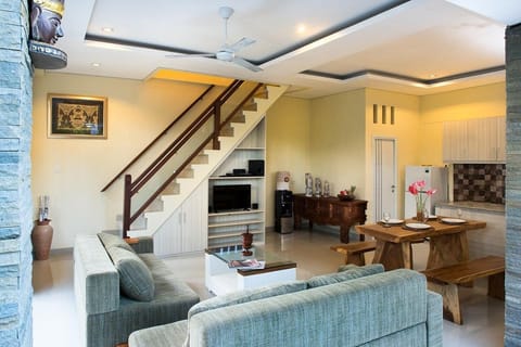 PRIVATE POOL VILLA CLOSE TO SEMINYAK Apartment in Kediri