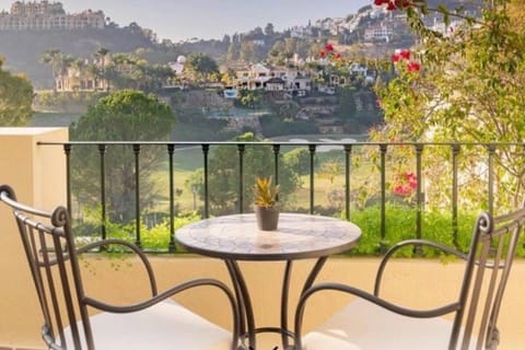 LUXURY 3 BR HOUSE - 10 MIN TO BEACH & PUERTO BANUS Vacation rental in Marbella