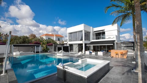 Stunning 5 bedroom with a new level of luxury Vacation rental in Protaras