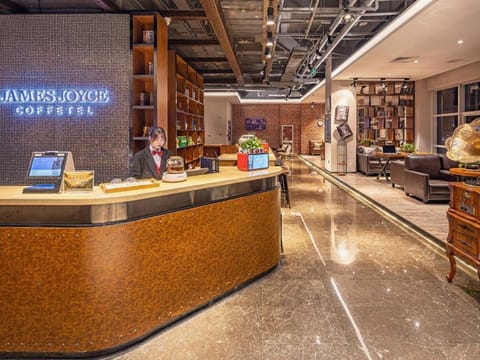 James Joyce Coffetel Tianjin Caozhuang Metro Station Jiaotong College Hotel in Tianjin
