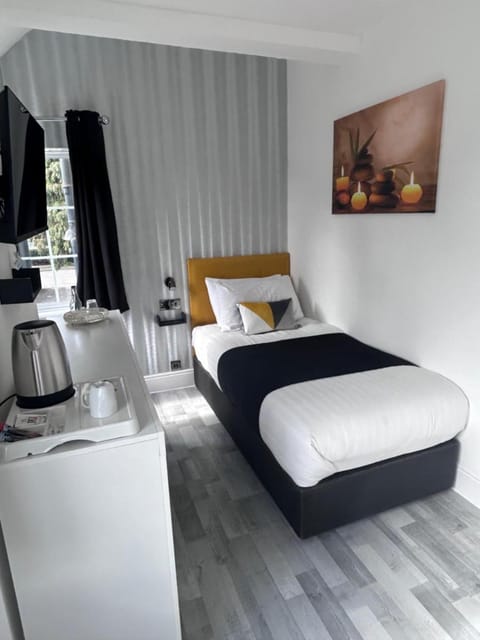 Charnwood Regency Guest House Bed and Breakfast in Loughborough