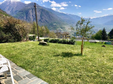 Villa su due piani in contrada Moroni con vista Vacation rental in Sondrio