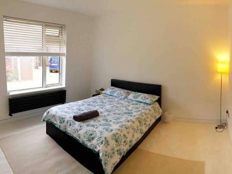 Double Bedroom, Kings Lynn, New Renovated Bathroom Bed and Breakfast in Kings Lynn