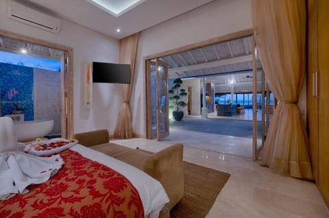 Entire 5 BR Private Pool Villa #K210 Villa in Blahbatuh