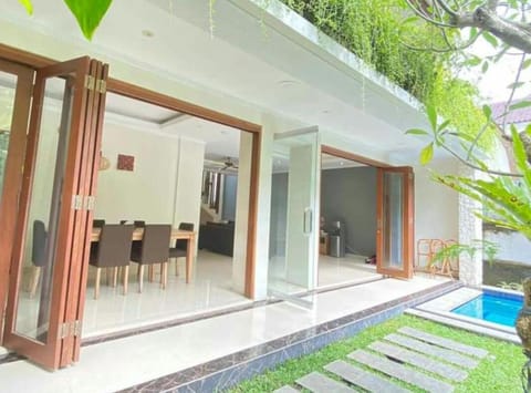 Romantic 1 BR Private Pool Villa #K300 Villa in Kuta Selatan