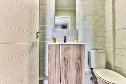 WINK Aparthotel Eaton Square Hotel in Cape Town