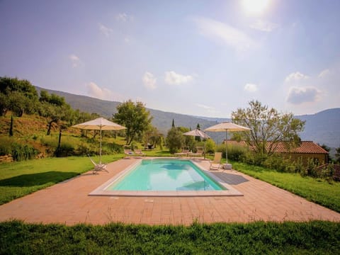 Villa in Cortona with Pool and Val di Chiana View Villa in Umbria