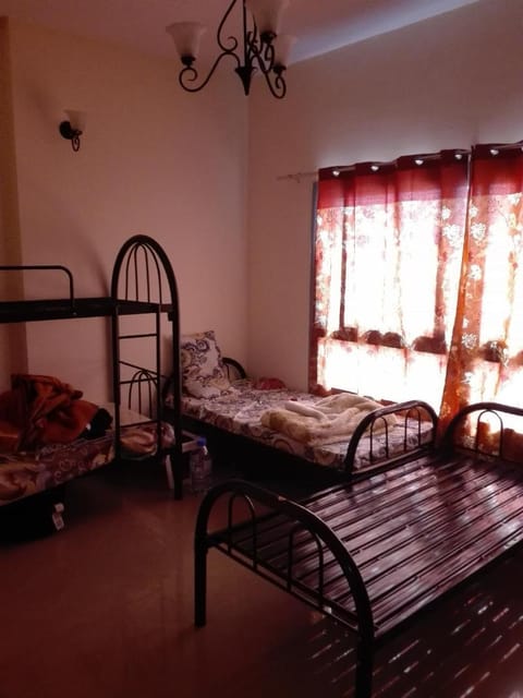 Ladies bedspace near Big pond park Apartment in Al Sharjah