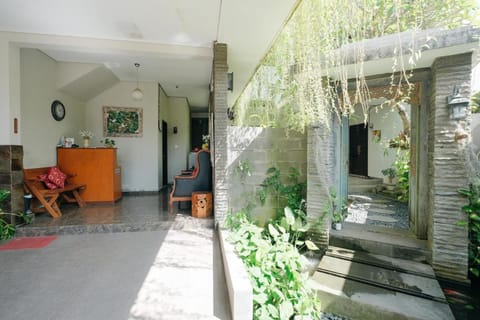 D'Tamblingan Guest House at Taman Griya Jimbaran RedPartner - Minimum Stay 30 Nights Hotel in Kuta Selatan