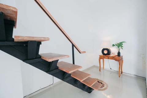 D'Tamblingan Guest House at Taman Griya Jimbaran RedPartner - Minimum Stay 30 Nights Hotel in Kuta Selatan