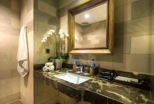 Cozy 1 BR Superior Lagon View #PZ1 Apartment in Ubud