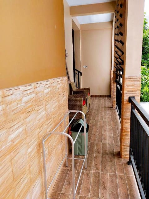 Lidah Lokal Singaraja Triple Bedroom with Balcony Vacation rental in Buleleng