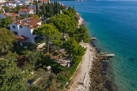 Luxury Villa on the Beach w./ sunny Garden,Parking Villa in Šibenik-Knin County, Croatia