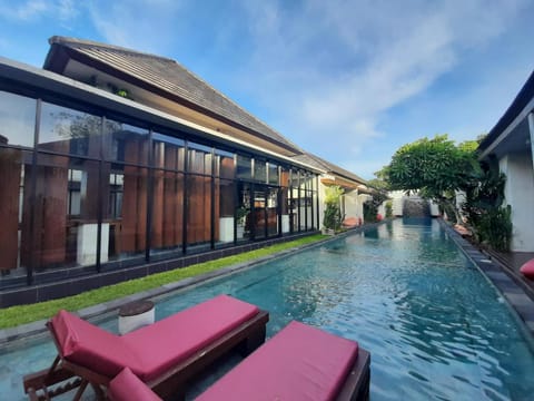 Lagoon Pool Access 5 mins ride to Jimbaran Beach Villa in Kuta