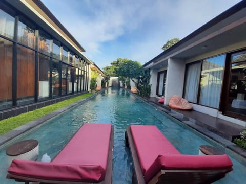 Lagoon Pool Access 5 mins ride to Jimbaran Beach Villa in Kuta
