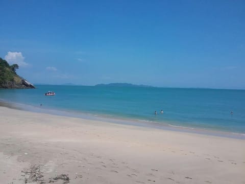 Baan Nomtham Apt 1 /mini kitchen Vacation rental in Sala Dan