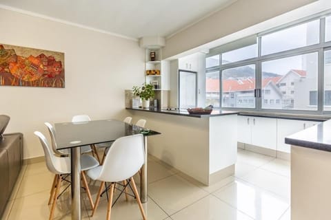 Perfect Beachfront Apartment #2 Apartment in Sea Point