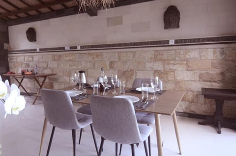 THE LOD HOUSE, 3BR VILLA PRIVATE POOL Villa in Sukawati