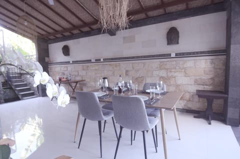 THE LOD HOUSE, 3BR VILLA PRIVATE POOL Villa in Sukawati