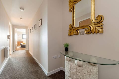 Close to Hydro/SEC, Modern riverside apt w/parking Apartment in Glasgow