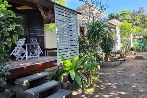 Sleep Whale Lanta Hotel in Sala Dan