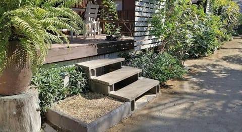 Sleep Whale Lanta Hotel in Sala Dan