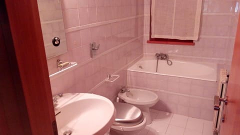 Lo Scoiattolo Apartment in Bardonecchia