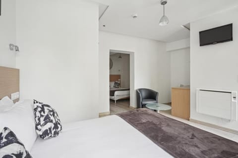 Hôtel Le National Clichy Paris Hotel in Clichy