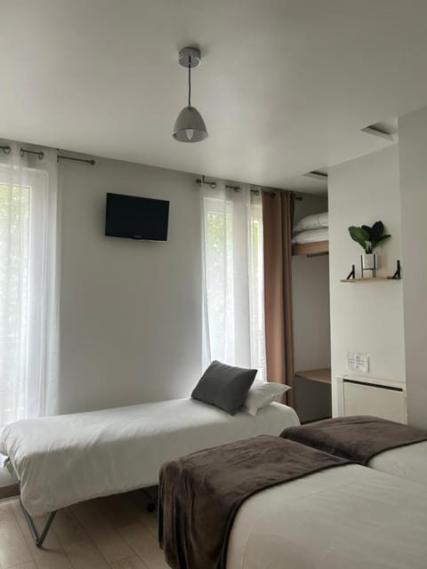 Hôtel Le National Clichy Paris Hotel in Clichy