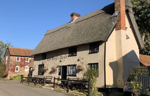 Kings Head Low House Bed and Breakfast in Mid Suffolk District