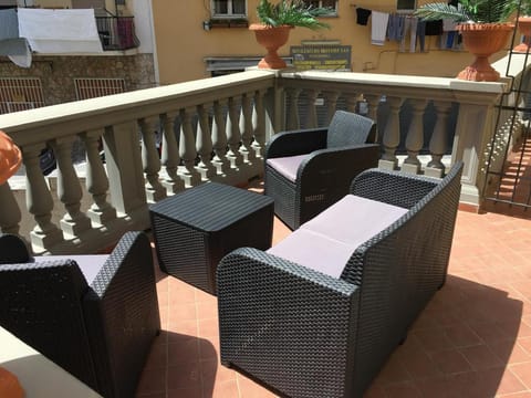 VILLA ROSA - Apartment n. 4 DALIA Apartment in Naples