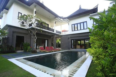 1BR villa in Keramas Gianyar near beach Villa in Blahbatuh