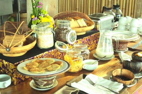 Luxury 1 BR Family Suite with Balcony NE166A Apartment in Ubud