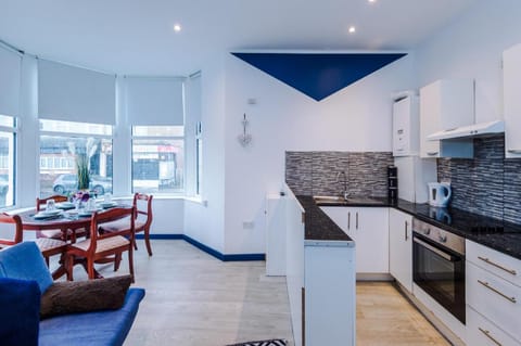 Stay with Empire- Dickson Road Apartment in Blackpool