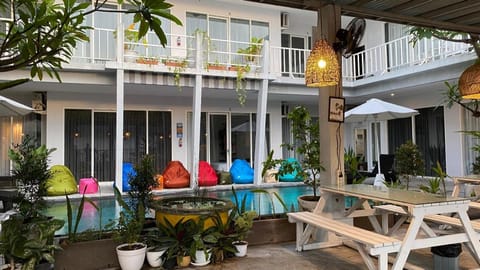 Pom Pom's Bali Apartments Hotel in North Kuta