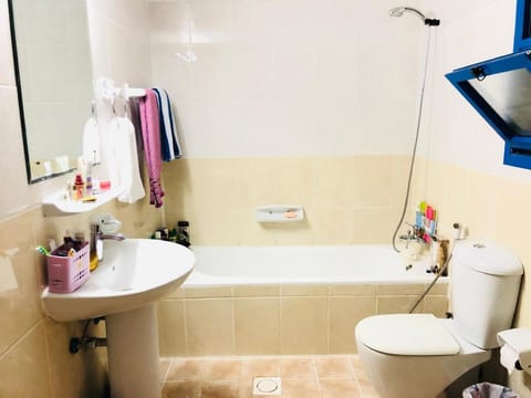 Bed Space for Women Apartment in Al Sharjah