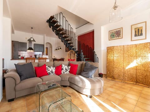 Belvilla by OYO Appartamento su tre piani in paese Apartment in Province of Foggia