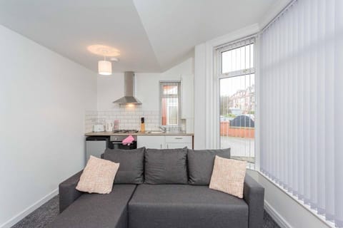 Cherry Property - Hornby Road Apartment in Blackpool