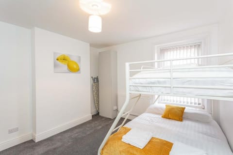 Cherry Property - Hornby Road Apartment in Blackpool