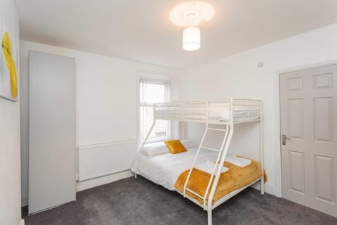 Cherry Property - Hornby Road Apartment in Blackpool