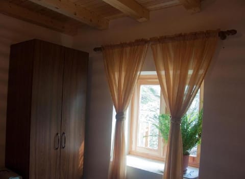 ASTE GUESTHOUSE, TROPOJE Vacation rental in Montenegro