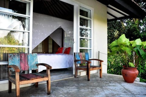 4BR Fresh River Villa in Blahbatuh