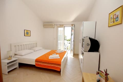 Family comfortable apartments Apartment in Sveti Stefan