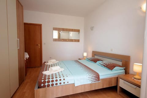Double room Apartment in Sveti Stefan