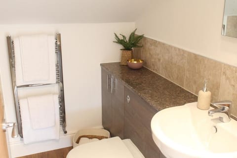 Spacious 2 Bed Maisonette - Free Street Parking Apartment in Bath