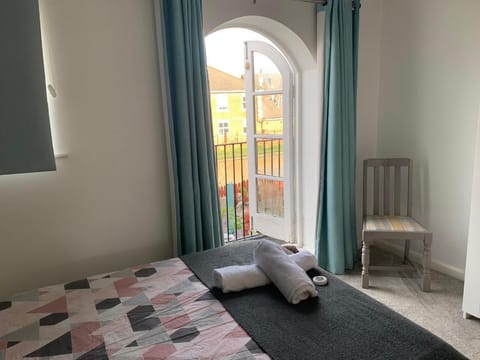 Cosy Canalside Home with Pizza Oven  Vacation rental in Charnwood