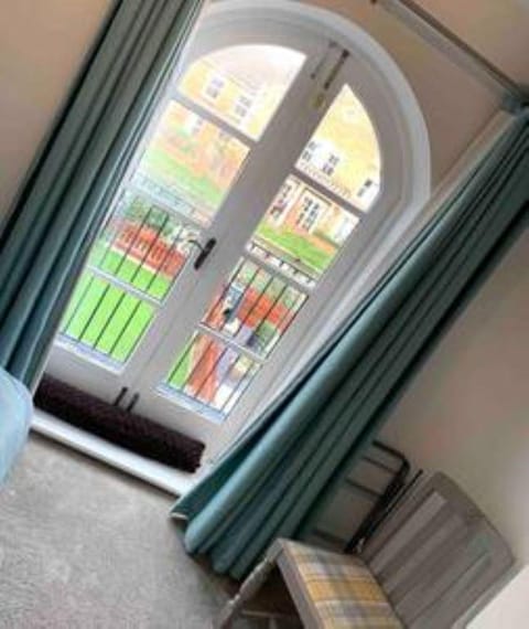 Cosy Canalside Home with Pizza Oven  Vacation rental in Charnwood